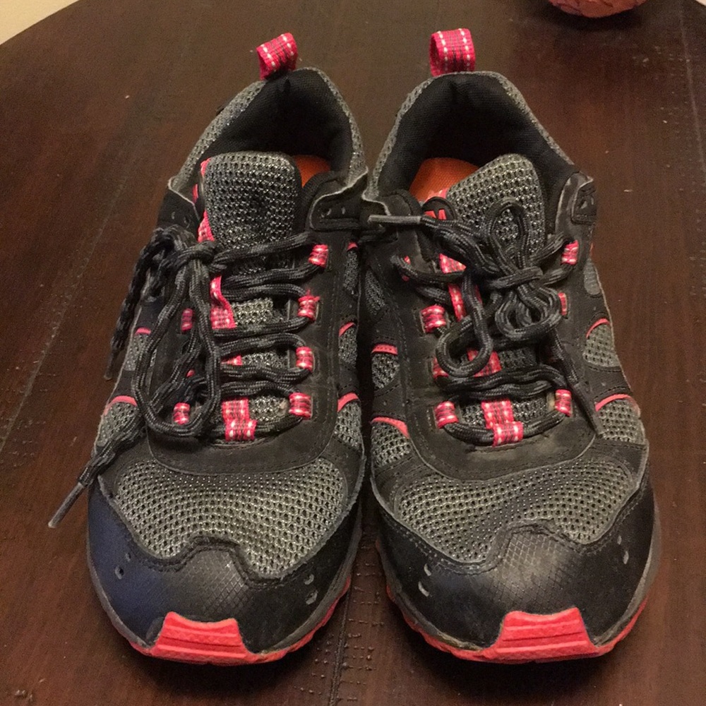 Merrell hiking/tennis shoes.